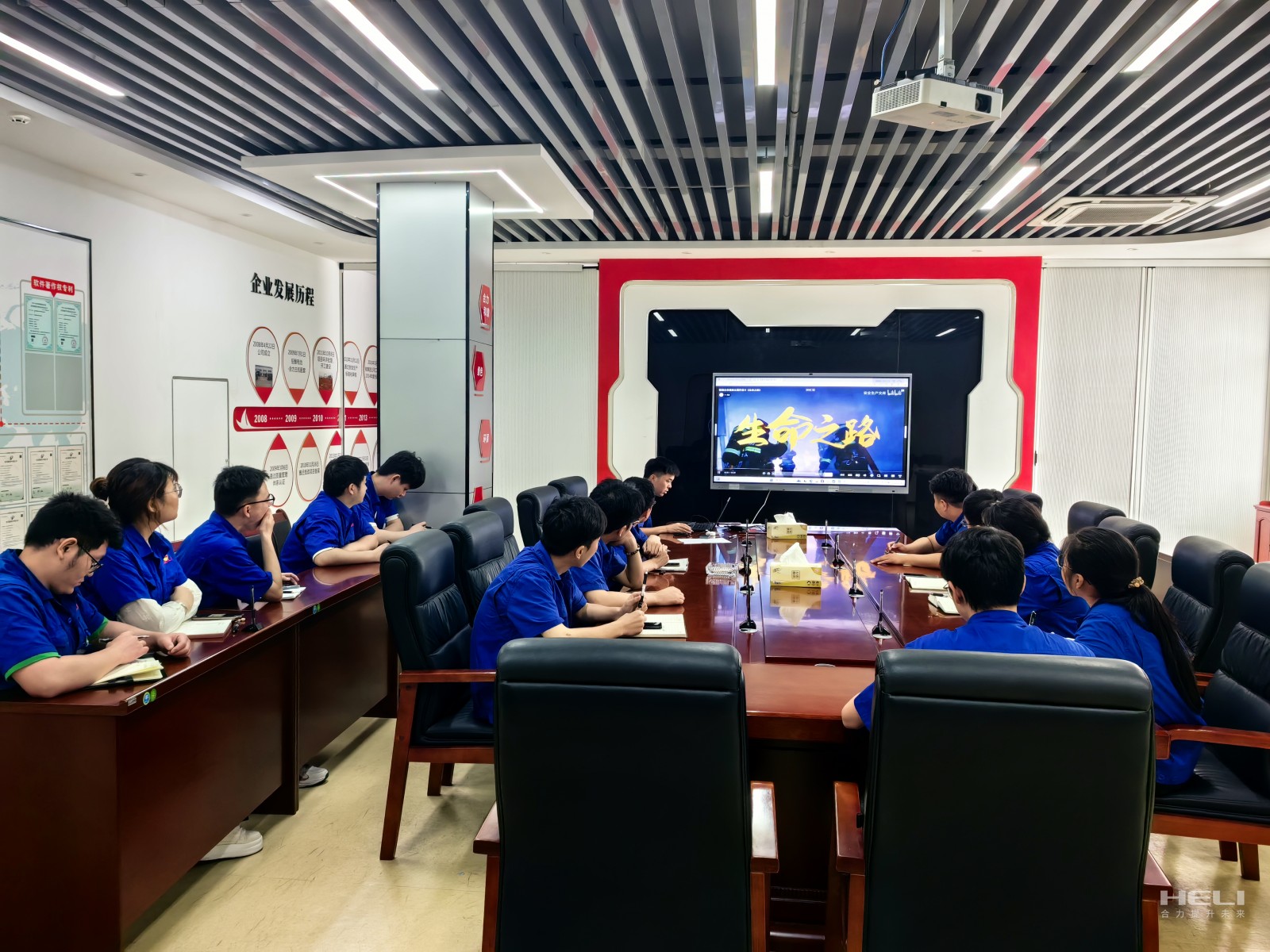 主題團日活動現場.jpg 主題團日活動現場.jpg